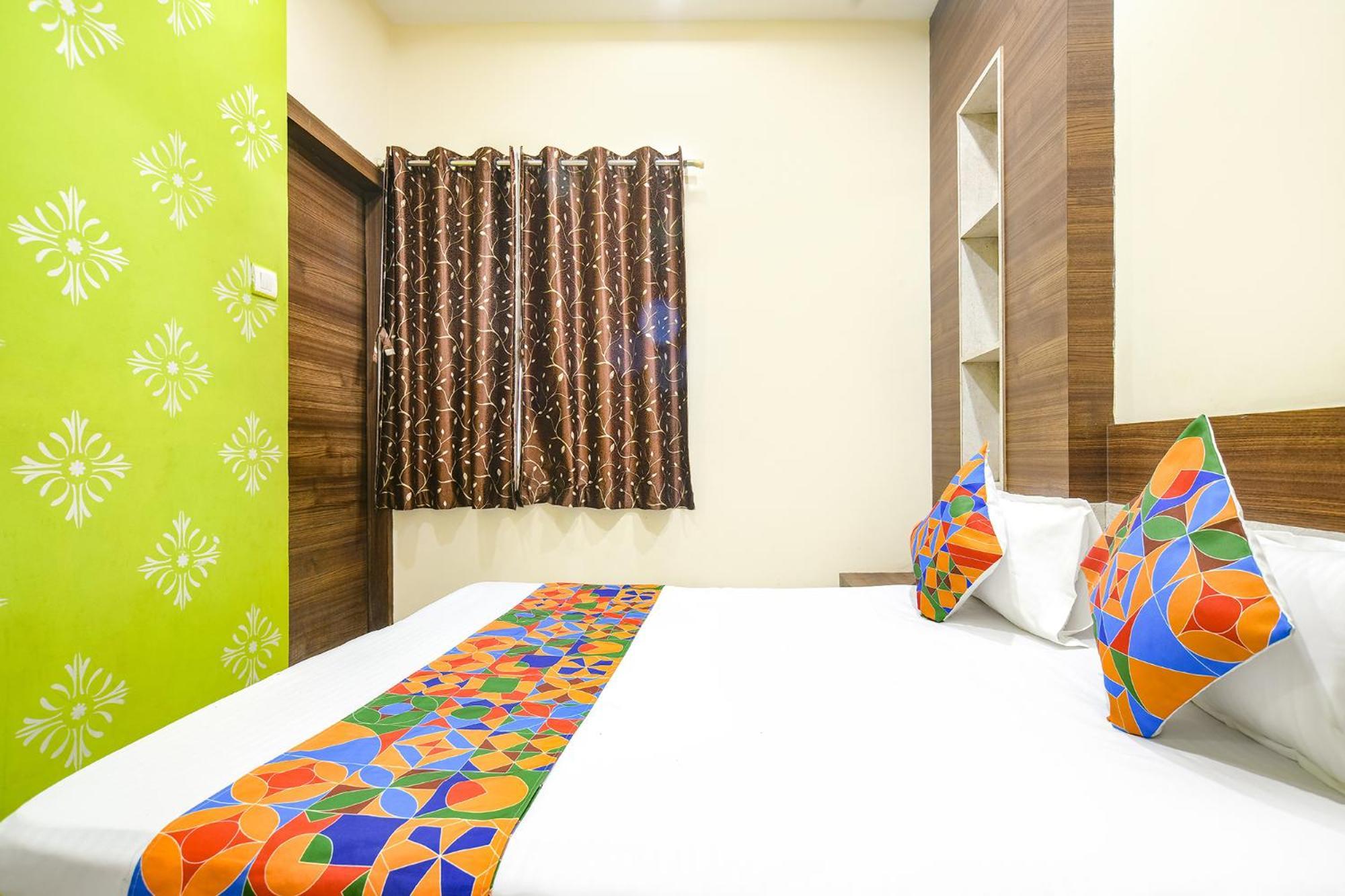 Hotel Fabexpress Blue Star Ujjain Exterior foto